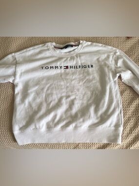 Tommy Hilfiger White Crewneck Sweatshirt with Signature Logo
